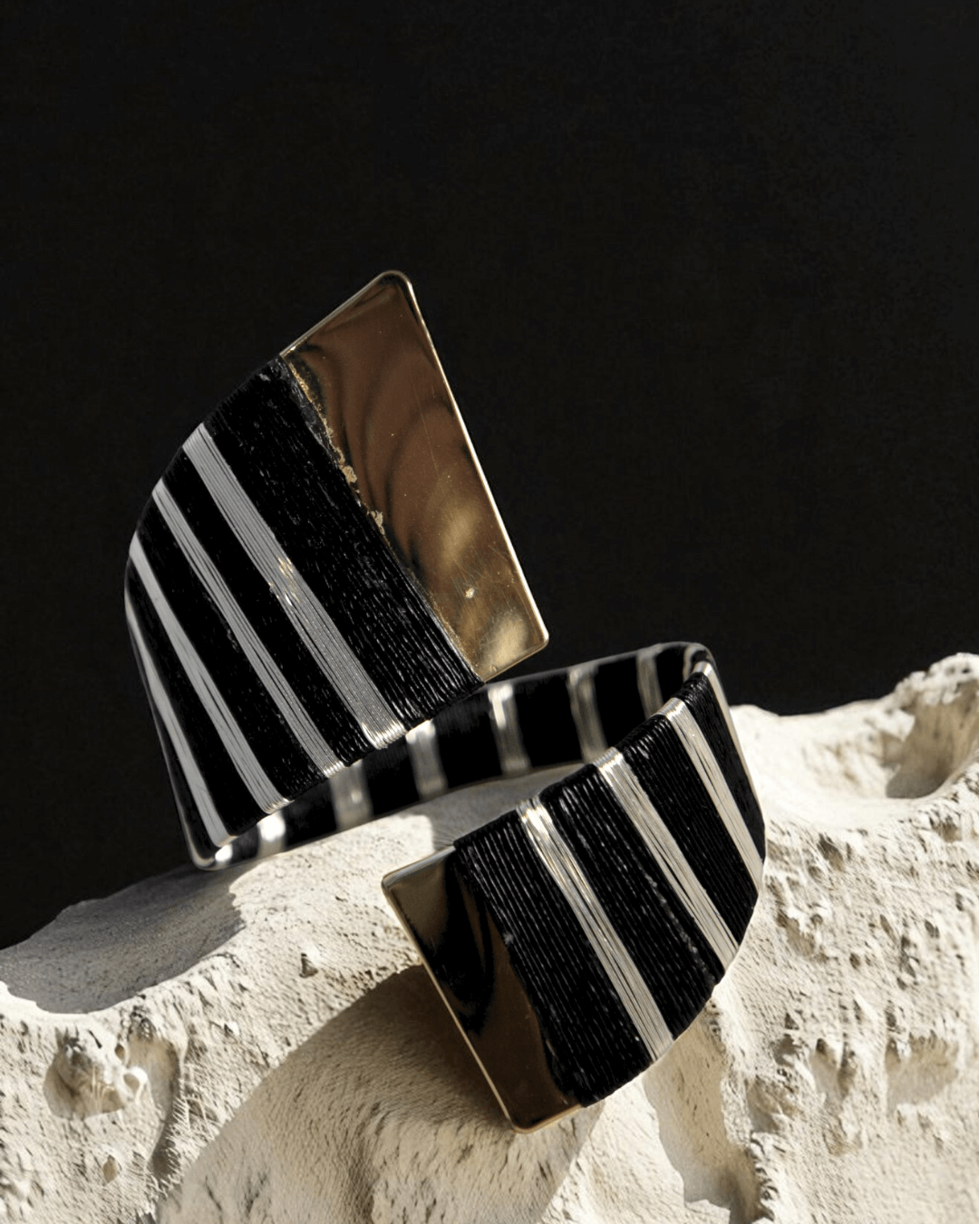 Lineas Heredadas Negro Pulsera 5